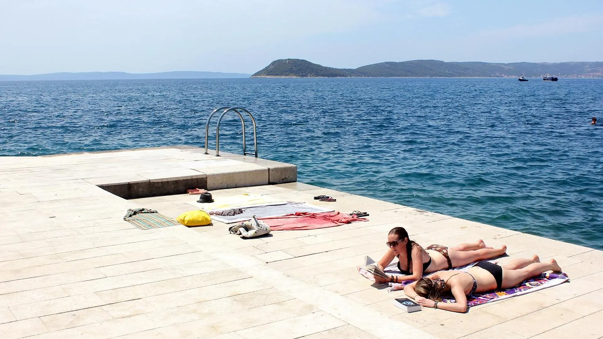 Apartments By The Sea Split - 23443 Croatia